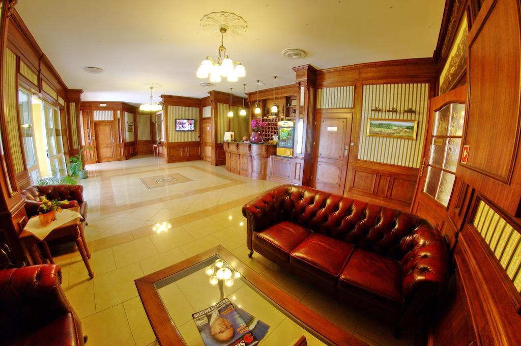 Spa Hotel Gloria Przemysl Bagian luar foto