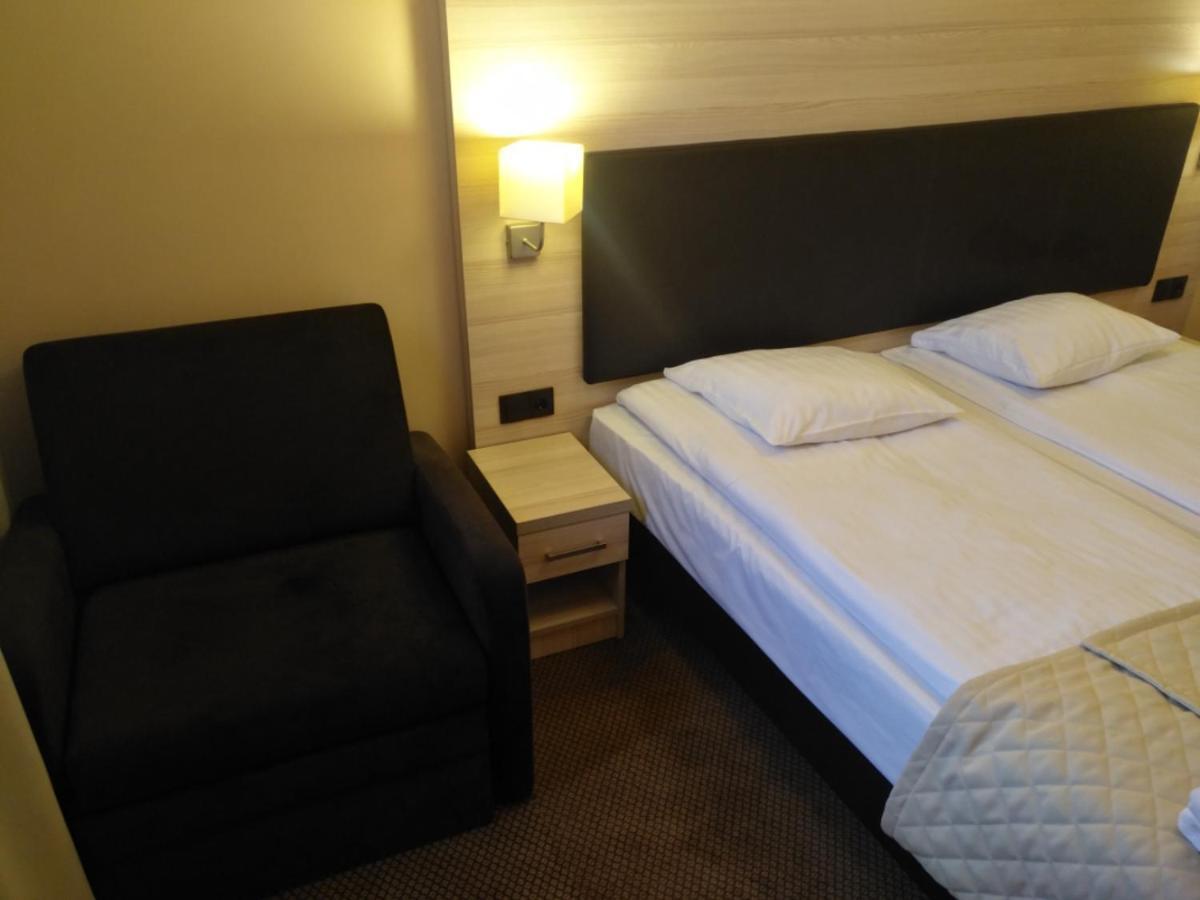 Spa Hotel Gloria Przemysl Bagian luar foto