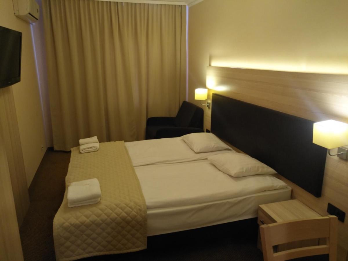 Spa Hotel Gloria Przemysl Bagian luar foto
