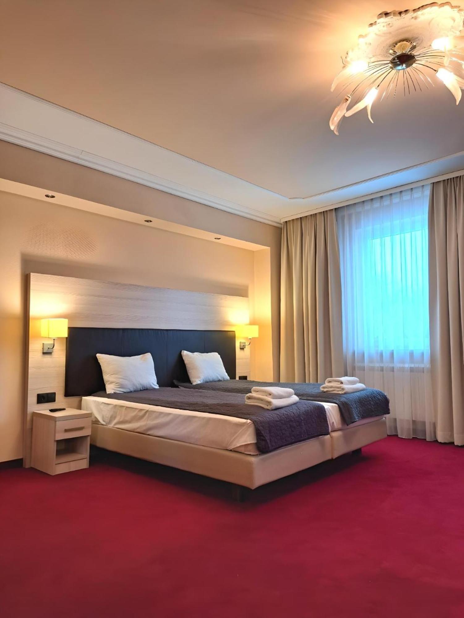 Spa Hotel Gloria Przemysl Bagian luar foto