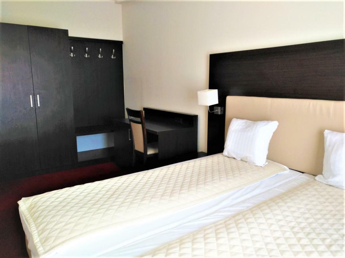 Spa Hotel Gloria Przemysl Bagian luar foto